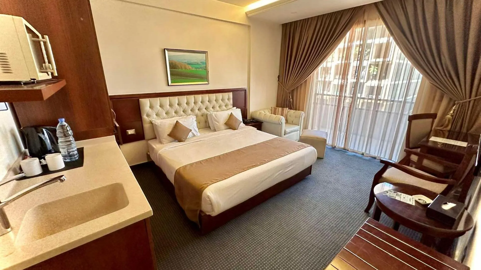 Midtown Hotel & Suites Beirut 4*,  Lebanon