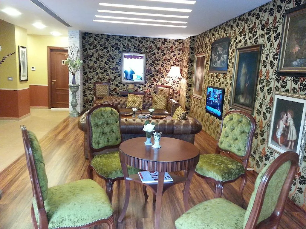 Midtown Hotel & Suites Beirut 4*,